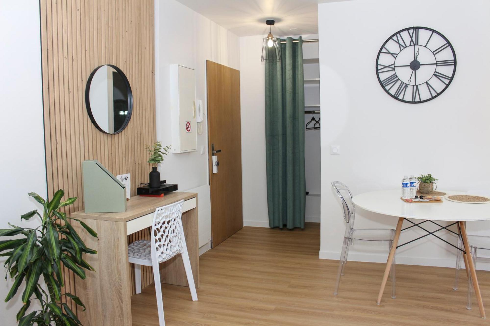 Appartement Entier *Au Pied De La Gare* Жювизи-сюр-Орж Экстерьер фото